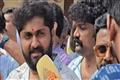 അ​ച്ഛ​ന്‍റെ സു​ഹൃ​ത്തു​ക്ക​ളു​മാ​യി ബ​ന്ധം വെ​യ്ക്കാ​റി​ല്ല, അ​വ​ർ പാ​ര മാ​ത്ര​മേ വ​ച്ചി​ട്ടു​ള്ളൂ: ധ്യാ​ൻ