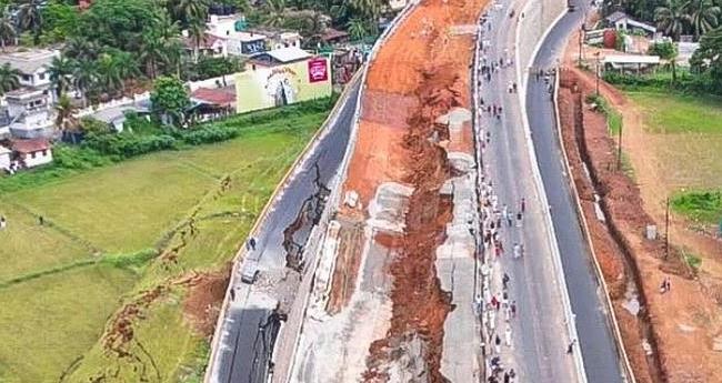 പെ​​​​രു​​​​വ​​​​ഴി​​​​യി​​​​ലാ​​​​ക്കു​​​​ന്ന ദേ​​​​ശീ​​​​യപാ​​​​ത​​​​ക​​​​ൾ