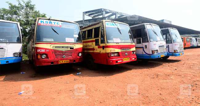 എ​ന്തി​ന് ഇ​ങ്ങ​നെയൊ​രു കെ​എ​സ്ആ​ർടിസി