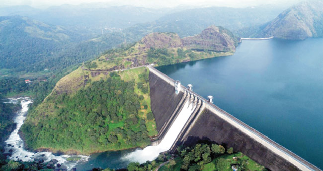 മൂ​​ന്നു​​ വ​​ർ​​ഷ​​ത്തി​​നു ശേ​​ഷം ഇ​​ടു​​ക്കി ഡാം ​​തു​​റ​​ന്നു