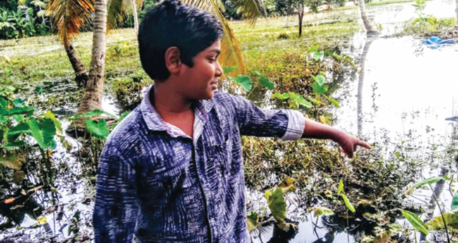 ചാലിൽ വീണ ഒന്നാം ക്ലാസുകാരന്  പത്താം ക്ലാസുകാരൻ രക്ഷകനായി