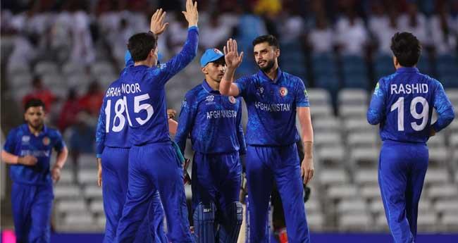 എ​റി​ഞ്ഞി​ട്ടു, അ​ടി​ച്ചെ​ടു​ത്തു; പ​പ്പു​വ ന്യൂ​ഗി​നി​യ​യെ ത​ക​ർ​ത്ത് അ​ഫ്ഗാ​ൻ സൂ​പ്പ​ർ എ​ട്ടി​ൽ