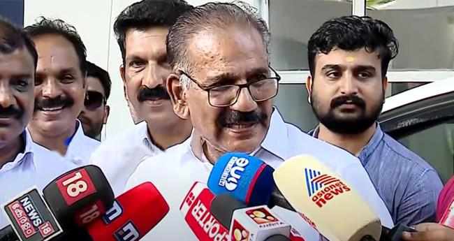 "പി​ടി​യു​മി​ല്ല വാ​ശി​യു​മി​ല്ല'; പാ​ർ​ട്ടി പ​റ​ഞ്ഞാ​ൽ മ​ന്ത്രി​സ്ഥാ​ന​മൊ​ഴി​യും: എ.​കെ. ശ​ശീ​ന്ദ്ര​ൻ