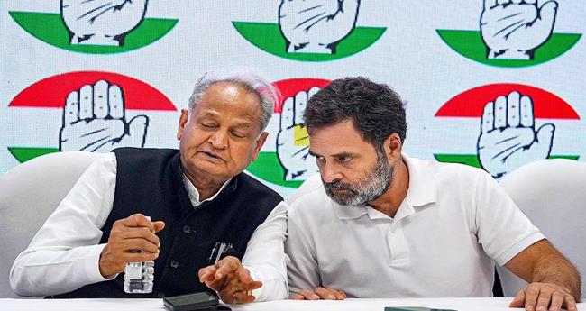 രാ​ജ​സ്ഥാ​നി​ല്‍ കോ​ണ്‍​ഗ്ര​സ് ത​മ്മി​ല​ടി​ച്ചു; ജ​നം "കൈ'​വി​ട്ടു