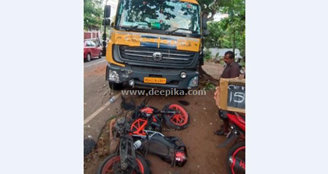 മ​ര​ണ​വേ​ഗം; ഡ്യൂ​ക്കി​ൽ ട്രിപ്പിളടിച്ച യു​വാ​ക്ക​ൾ ടോ​റ​സ് ഇ​ടി​ച്ച് മ​രി​ച്ചു