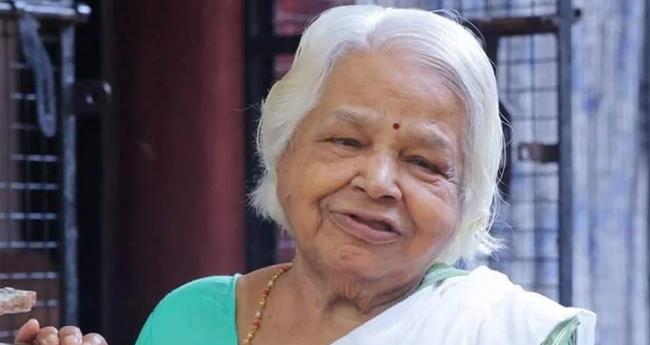 പ​ന്ത​ളം കൊ​ട്ടാ​രം ഇ​ള​യ ത​മ്പു​രാ​ട്ടി അ​ന്ത​രി​ച്ചു