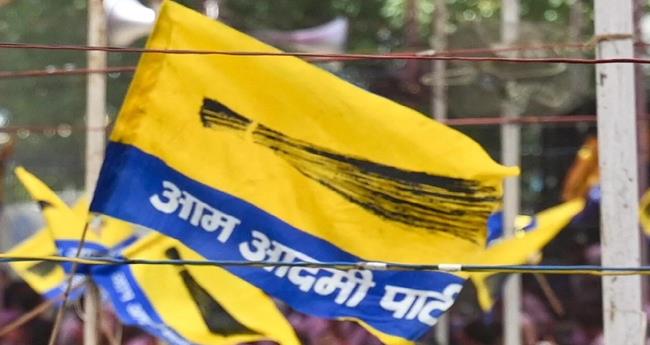 ഡ​ൽ​ഹി​യി​ൽ ആം​ആ​ദ്മിക്ക് ക​ന​ത്ത തി​രി​ച്ച​ടി; ഏ​ഴ് എം​എ​ൽ​എ​മാ​ർ പാ​ർ​ട്ടി​ വിട്ടു