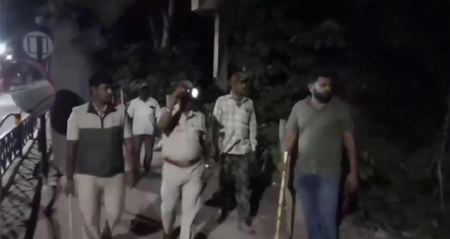 പു​ലി​പ്പേ​ടി​യി​ൽ ഇ​ല​ക്ട്രോ​ണി​ക് സി​റ്റി; സി​സി​ടി​വി​യി​ൽ ദൃ​ശ്യ​ങ്ങ​ൾ, തി​ര​ച്ചി​ല്‍ ഊ​ര്‍​ജി​ത​മാ​ക്കി വ​നം​വ​കു​പ്പ്