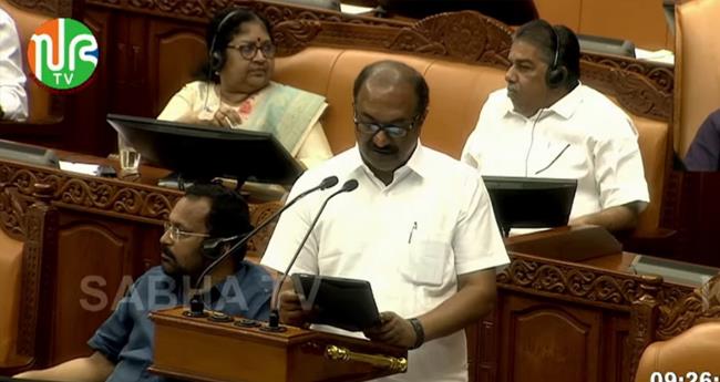 പ്ര​വാ​സി​ക​ൾ​ക്കാ​യി ലോ​ക കേ​ര​ള കേ​ന്ദ്ര​ങ്ങ​ൾ തു​ട​ങ്ങും