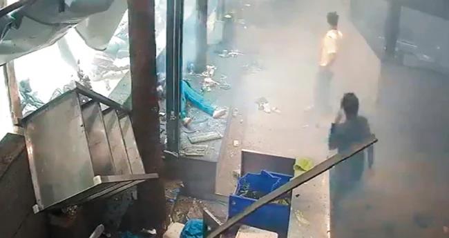 ബം​ഗ​ളൂ​രു സ്‌​ഫോ​ട​നം: നാ​ല് പേ​ര്‍ ക​സ്റ്റ​ഡി​യി​ല്‍