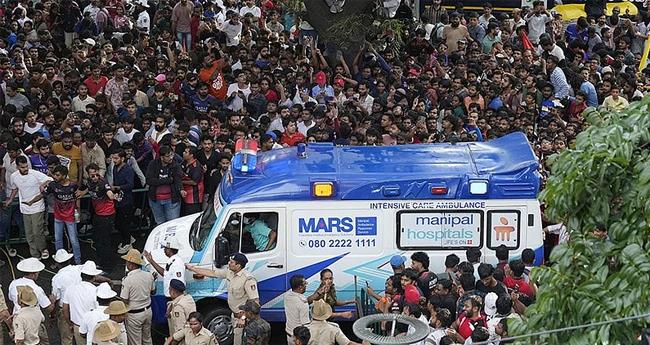 ബം​ഗ​ളൂ​രു ദു​ര​ന്തം: പോ​ലീ​സ് ഇ​ന്‍റ​ലി​ജ​ൻ​സ് മേ​ധാ​വി​യെ മാ​റ്റി