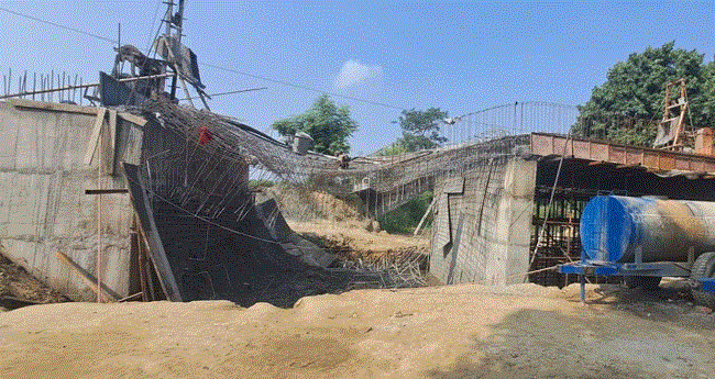 ബി​ഹാ​റി​ല്‍ വീ​ണ്ടും നി​ര്‍​മാ​ണ​ത്തി​ലി​രു​ന്ന പാ​ലം ത​ക​ര്‍​ന്നു​വീ​ണു