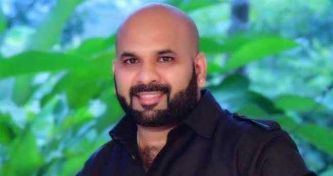 ബി​നോ​യ് കോ​ടി​യേ​രി​ക്ക് തി​രി​ച്ച​ടി; രേ​ഖ​ക​ൾ ആ​ദാ​യനി​കു​തി വ​കു​പ്പി​ന് കൈ​മാ​റാ​ൻ നി​ർ​ദേ​ശം