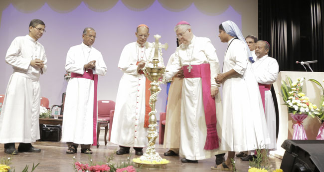 സന്തോഷകരമായ സേവനങ്ങളിലൂടെ സുവാർത്തയുടെ പ്രഘോഷണം നടത്തണം: വത്തിക്കാൻ സ്ഥാനപതി