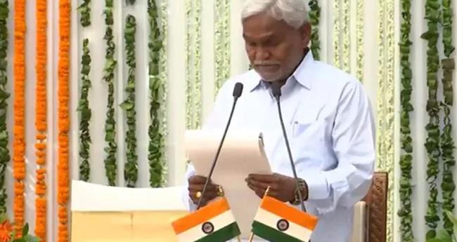 ജാ​ര്‍​ഖ​ണ്ഡ്: മു​ന്‍​മു​ഖ്യ​മ​ന്ത്രി ചം​പ​യ് സോ​റ​ന്‍ ഇ​നി മ​ന്ത്രി