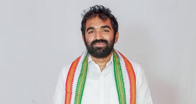 പാ​ല​ക്കാ​ട് ഉ​പ​തെ​ര​ഞ്ഞെ​ടു​പ്പി​ല്‍ ചു​മ​ത​ല ന​ല്‍​കി​യി​ല്ല; അ​തൃ​പ്തി പ​ര​സ്യ​മാ​ക്കി ചാ​ണ്ടി ഉ​മ്മ​ന്‍