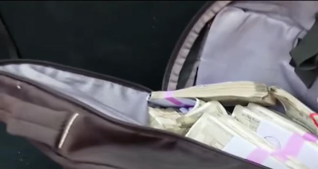 ചേ​ല​ക്ക​ര​യി​ല്‍ രേ​ഖ​ക​ളി​ല്ലാ​തെ ക​ട​ത്തി​യ 25 ല​ക്ഷം പി​ടി​കൂ​ടി