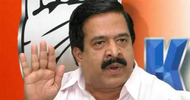പാ​ല​ക്കാ​ട്ടെ പാ​തി​രാ നാ​ട​കം ബി​ജെ​പി​യെ സ​ഹാ​യി​ക്കാ​ൻ : ര​മേ​ശ് ചെ​ന്നി​ത്ത​ല
