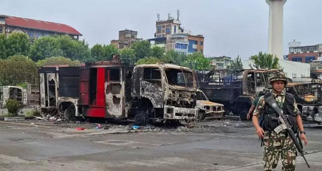 നേ​പ്പാ​ളി​ൽ ക​ർ​ഫ്യൂ നീ​ക്കി; വ്യാ​പാ​ര​കേ​ന്ദ്ര​ങ്ങ​ൾ തു​റ​ന്നു