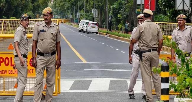 ഡ​ല്‍​ഹി​യി​ലെ മ്യൂ​സി​യ​ങ്ങ​ള്‍​ക്ക് വ്യാ​ജ​ബോം​ബ് ഭീ​ഷ​ണി; അ​ന്വേ​ഷ​ണം ഊ​ര്‍​ജ്ജി​ത​മാ​ക്കി പോ​ലീ​സ്