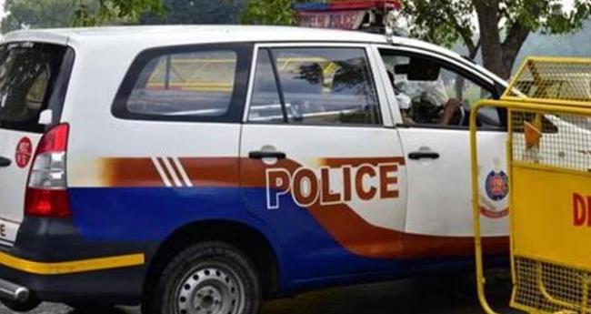 ഡ​ൽ​ഹി​യി​ൽ അ​യ​ൽ​വാ​സി​യു​ടെ കാ​റി​ന് തീ​യി​ട്ട യു​വാ​വിനെ പിടികൂടി