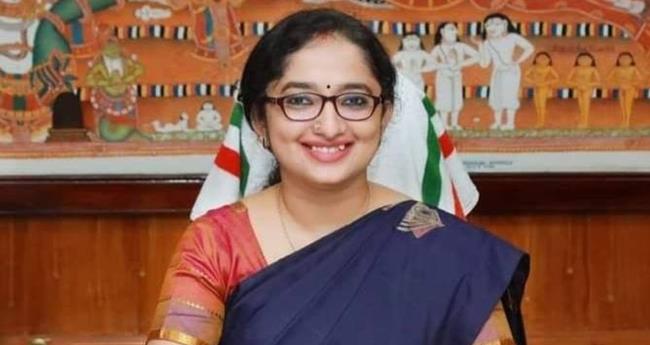 രാ​ഗേ​ഷി​നെ പു​ക​ഴ്ത്തി​യ ദി​വ്യയ്ക്കെതിരേ യൂ​ത്ത് കോ​ൺ​ഗ്ര​സിന്‍റെ പ​രാ​തി
