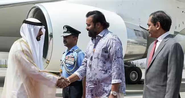 ദു​ബാ​യി കി​രീ​ടാ​വ​കാ​ശി ഷെ​യ്ഖ് ഹം​ദാ​ൻ ഇ​ന്ത്യ​യി​ലെ​ത്തി; സ്വീ​ക​രി​ച്ച് സു​രേ​ഷ് ഗോ​പി