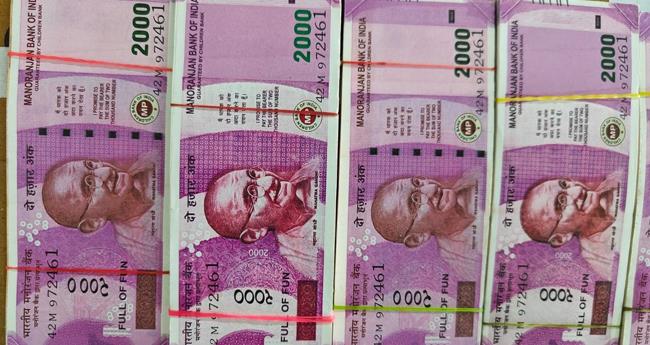 ചെ​ന്നൈ​യി​ൽ ക​ണ്ണൂ​ർ സ്വ​ദേ​ശി​യു​ടെ വാ​ഹ​ന​ത്തി​ൽ​നി​ന്ന് 9.5 കോ​ടി​യു​ടെ വ്യാ​ജ നോ​ട്ടു​ക​ൾ പി​ടി​കൂ​ടി