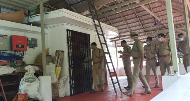 ഗുരുവായൂരിൽ പ്ര​വാ​സി സ്വ​ർ​ണ​വ്യാ​പാ​രി​യു​ടെ  വീ​ട്ടി​ൽ വ​ൻ ക​വ​ർ​ച്ച; 371 പ​വ​നും ര​ണ്ടു ല​ക്ഷ​വും ക​വ​ർ​ന്നു