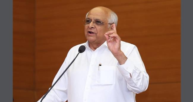 ഗു​ജ​റാ​ത്തി​ൽ മു​ഖ്യ​മ​ന്ത്രി​യൊ​ഴി​കെ 16 മ​ന്ത്രി​മാ​രും രാ​ജി​വ​ച്ചു; മ​ന്ത്രി​സ​ഭാ പു​ന​സം​ഘ​ട​ന വെ​ള്ളി​യാ​ഴ്ച