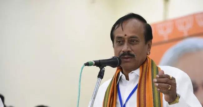 പെ​രി​യാ​ർ​റി​നെ​യും ക​നി​മൊ​ഴി​യെ​യും അ​ധി​ക്ഷേ​പി​ച്ച എ​ച്ച്. രാ​ജ​യ്ക്ക് ആ​റ് മാ​സം ത​ട​വ്