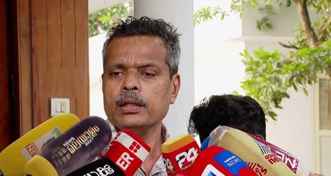 ‌‌‌‌ഉ​പ​ക​ര​ണം കാ​ണാ​താ​യ​ത​ല്ല, പ​രി​ച​യ​മി​ല്ലാ​ത്ത​തി​നാ​ൽ മാ​റ്റി​വ​ച്ചു; ആ​രോ​പ​ണം ത​ള്ളി ഡോ. ​ഹാ​രി​സ് ചി​റ​യ്ക്ക​ൽ