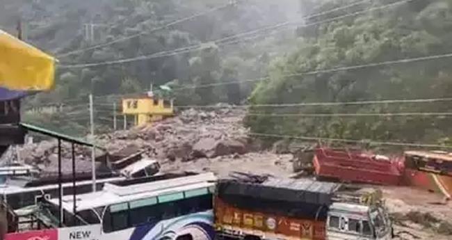 ഹി​മാ​ച​ൽ പ്ര​ദേ​ശി​ലെ ദു​ര​ന്ത​ബാ​ധി​ത​രെ സ​ഹാ​യി​ക്കാ​ൻ 4,500 കോ​ടി രൂ​പ​യു​ടെ പാ​ക്കേ​ജ്