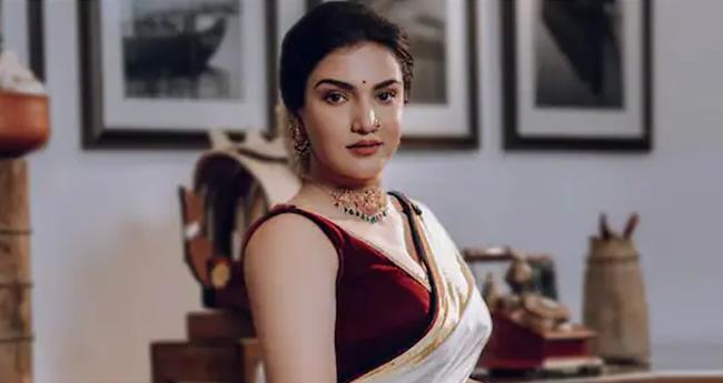 ബോ​ബി ചെ​മ്മ​ണ്ണൂ​ർ തു​ട​ക്കം മാ​ത്രം; 20 യൂ​ട്യൂ​ബ് ചാ​ന​ലു​ക​ൾ​ക്കെ​തി​രേ ഹ​ണി റോ​സ്