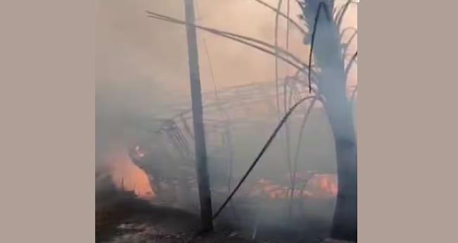 ആ​ല​പ്പു​ഴ​യി​ൽ ഹൗ​സ് ബോ​ട്ടി​നു തീ​പി​ടി​ച്ചു