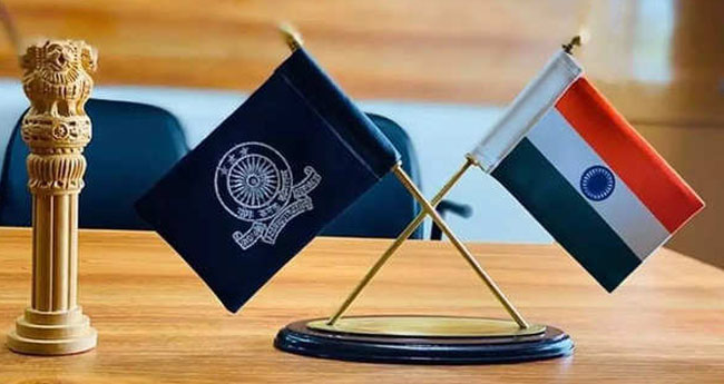 റ​വ​ന്യു വ​കു​പ്പി​ലെ അ​ഞ്ച് ഉ​ദ്യോ​ഗ​സ്ഥ​ർ​ക്ക് ഐ​എ​എ​സ്