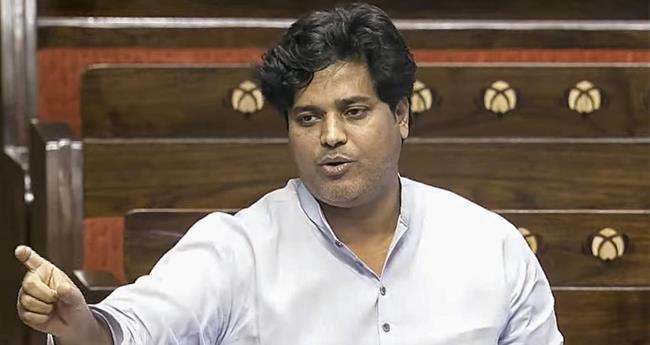 ഗു​ജ​റാ​ത്ത് പോ​ലീ​സി​ന് തി​രി​ച്ച​ടി; കോ​ണ്‍​ഗ്ര​സ് എം​പി​ക്കെ​തി​രെ​യു​ള്ള കേ​സ് സു​പ്രീം​കോ​ട​തി റ​ദ്ദാ​ക്കി