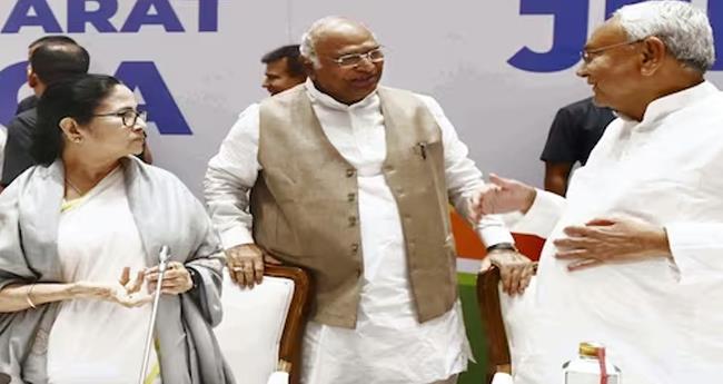 ഭാ​ര​തം പി​ടി​ക്കാ​ൻ ഇ​ന്ത്യ​യു​ടെ പു​തി​യ ത​ന്ത്രം; നാ​നൂ​റോ​ളം സീ​റ്റു​ക​ളി​ൽ ഒ​രു​മി​ക്കും