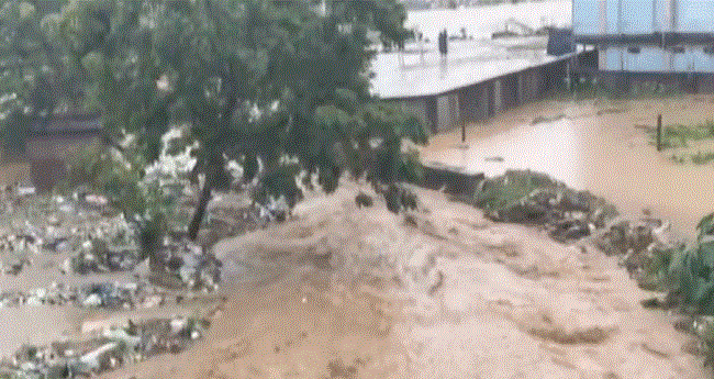 അ​രു​ണാ​ച​ല്‍ പ്ര​ദേ​ശി​ല്‍ ക​ന​ത്ത മ​ഴ​യും മ​ണ്ണി​ടി​ച്ചി​ലും