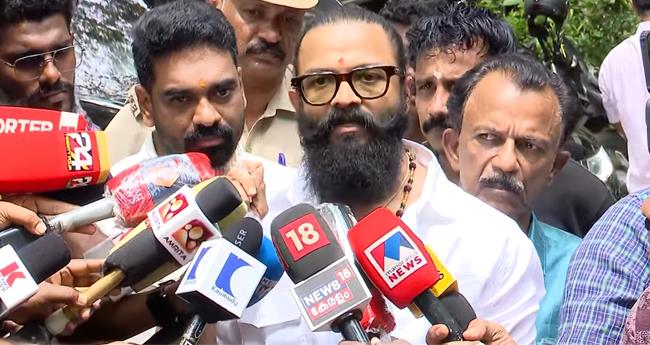 വ്യാ​ജ ആ​രോ​പ​ണ​ങ്ങ​ളു​ടെ ജീ​വി​ച്ചി​രി​ക്കു​ന്ന ര​ക്ത​സാ​ക്ഷി​യാ​ണ് ഞാ​ൻ: ജ​യ​സൂ​ര്യ