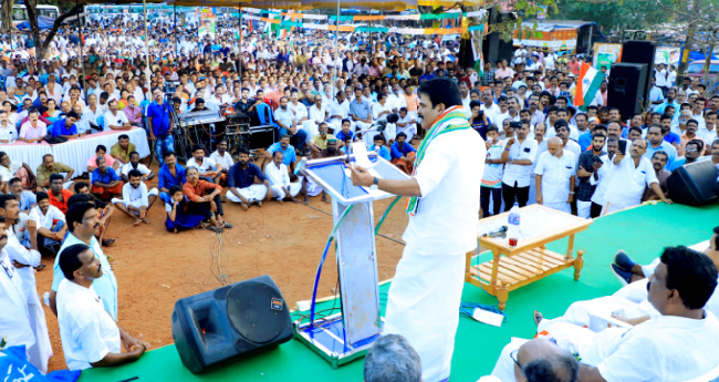 കൊ​ല​പാ​ത​കി​ക​ളെ സം​ര​ക്ഷി​ക്കാ​ൻ  ഖ​ജ​നാ​വി​ൽ​നി​ന്നു കോ​ടി​ക​ൾ  പൊടിക്കുന്നു: വേ​ണു​ഗോ​പാ​ല്‍