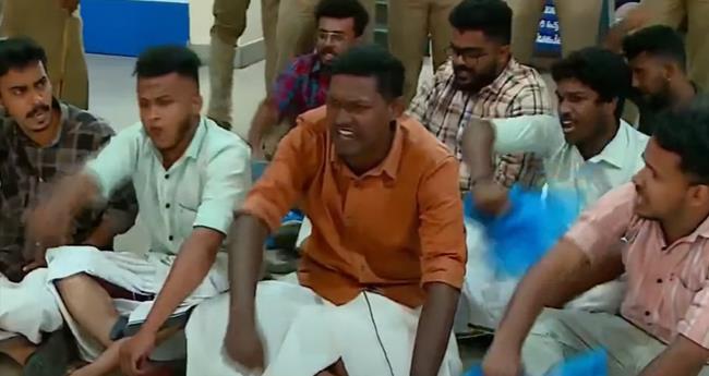 ത​ല​സ്ഥാ​ന​ത്തെ കു​ടി​വെ​ള്ള ​പ്ര​ശ്‌​നം; കോ​ര്‍​പ​റേ​ഷ​ന്‍ ഓ​ഫീ​സി​ലേ​ക്ക് പ്ര​തി​ഷേ​ധ​മാ​ര്‍​ച്ചു​മാ​യി കെ​എ​സ്‌​യു