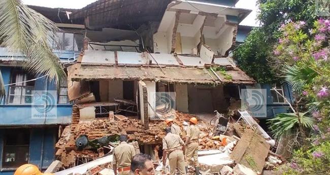 കോ​ട്ട​യം മെ​ഡി​ക്ക​ല്‍ കോ​ള​ജി​ലെ കെ​ട്ടി​ടം പൊ​ളി​ഞ്ഞു​വീ​ണു; കു​ട്ടി​ അടക്കം രണ്ട് പേർക്ക് പ​രി​ക്ക്
