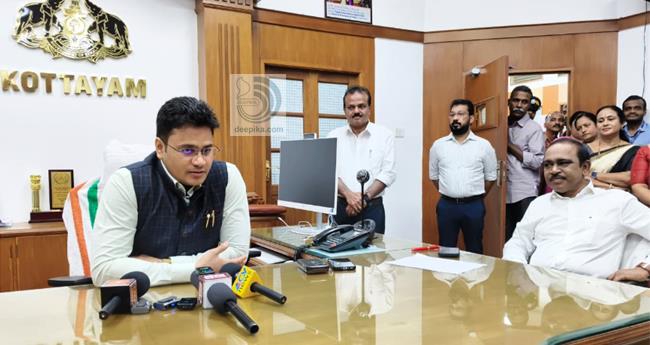 കോ​ട്ട​യ​ത്തി​ന്‍റെ അ​മ്പ​താ​മ​ത് ക​ള​ക്ട​ർ; ചേ​ത​ൻ കു​മാ​ർ മീ​ണ ചു​മ​ത​ല​യേ​റ്റു