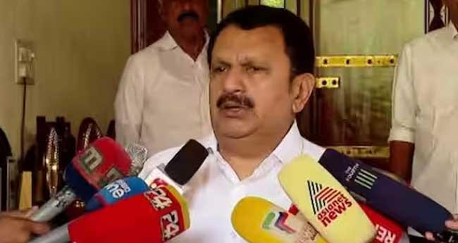 പാ​ർ​ട്ടി പോ​ർ​മു​ഖ​ത്ത് നി​ല്ക്കു​മ്പോ​ഴ​ല്ല നേ​തൃ​ത്വ​ത്തി​ന്‍റെ വീ​ഴ്ച​ക​ൾ പ​റ​യേ​ണ്ട​ത്: കെ. ​മു​ര​ളീ​ധ​ര​ൻ