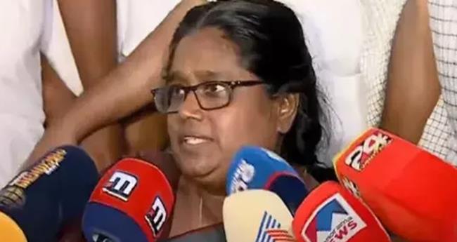 കൂ​ത്താ​ട്ടു​കു​ളം ത​ട്ടി​ക്കൊ​ണ്ടു​പോ​ക​ൽ; ര​ഹ​സ്യ​മൊ​ഴി ന​ൽ​കാ​ൻ ക​ലാ രാ​ജു കോ​ട​തി​യി​ലെ​ത്തി
