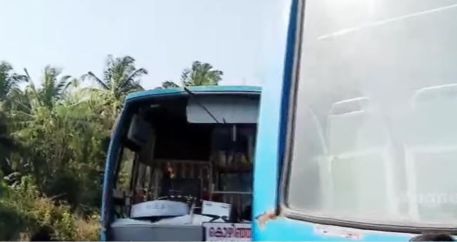 ക­​ഞ്ചി­​ക്കോ­​ട് ബ­​സു­​ക​ള്‍ കൂ­​ട്ടി­​യി­​ടി­​ച്ച് അ­​പ​ക­​ടം; 10 പേ​ര്‍­​ക്ക് പ­​രി­​ക്ക്