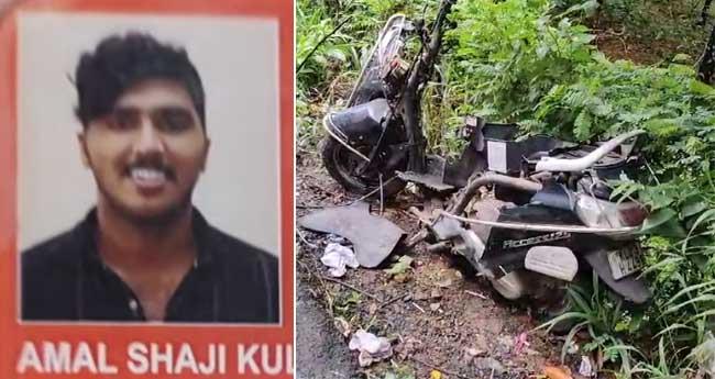 ബ​സി​നെ മ​റി​ക​ട​ക്കു​ന്ന​തി​നി​ടെ സ്കൂ​ട്ട​ർ ലോ​റി​യി​ലി​ടി​ച്ചു; എ​ൻ​ജി​നി​യ​റിം​ഗ് വി​ദ്യാ​ർ​ഥി​ക്ക് ദാ​രു​ണാ​ന്ത്യം