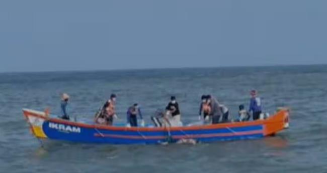 വ​ള​പ​ട്ട​ണം അ​ഴി​മു​ഖ​ത്തി​ന് സ​മീ​പം അ​ജ്ഞാ​ത മൃ​ത​ദേ​ഹം