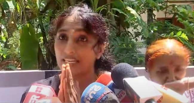 ബോം​ബ് നി​ർ​മാ​ണ വെ​ളി​പ്പെ​ടു​ത്ത​ൽ: പി​ന്നാ​ലെ ഭീ​ഷ​ണി, പ​രാ​തി ന​ല്കു​മെ​ന്ന് യു​വ​തി